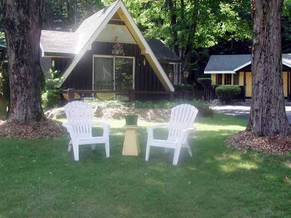 Amber Lantern Efficiency Cottage Лейк-Джордж Номер фото