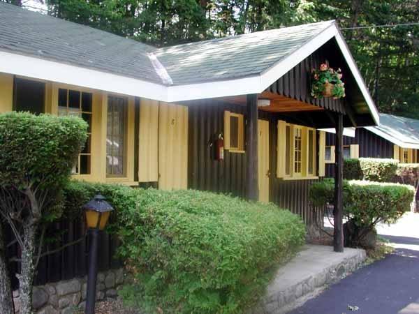 Amber Lantern Efficiency Cottage Лейк-Джордж Номер фото